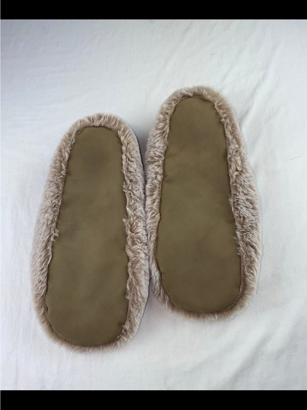 Fuzzy slippers - Picture 4 of 5